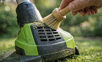 Почему ломается электрический триммер