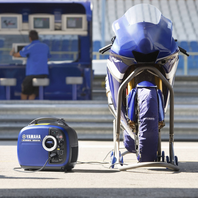 Бензиновый генератор YAMAHA EF 2000 iS