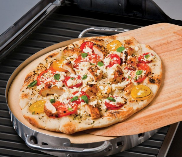 Набор для приготовления пиццы (лопатка, камень на подставке с термометром) Broil King