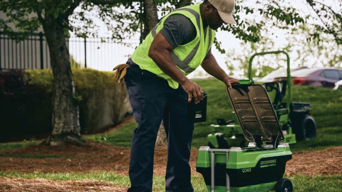 Зарядное устройство для 6 аккумуляторов Greenworks Арт.2955107, 82V