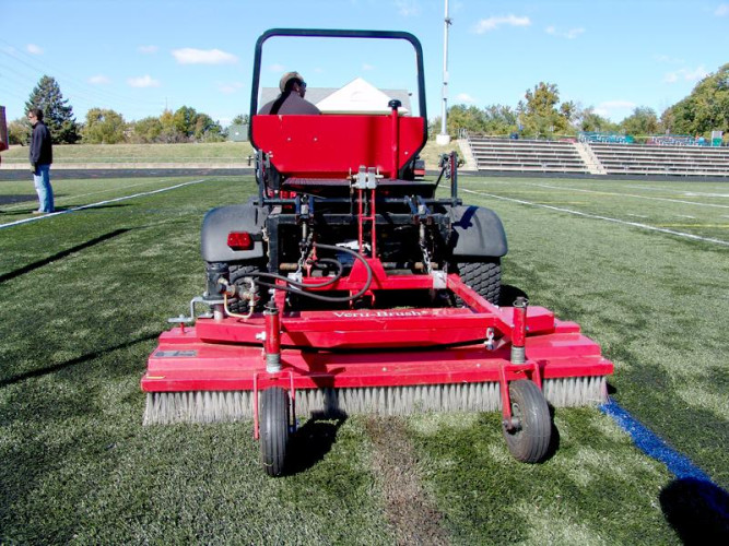 Щетка для искусственных покрытий Redexim Verti-Brush, c гидроприводом