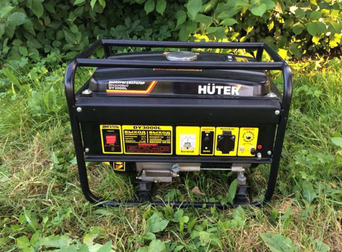 Бензогенератор Huter DY3000L