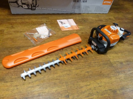 Кусторез бензиновый STIHL HS 82 T (75 см)  с поворотной рукояткой 42370112952
