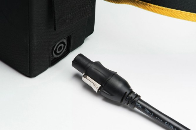 Ранцевое зарядное устройство Stiga 80 Вольт