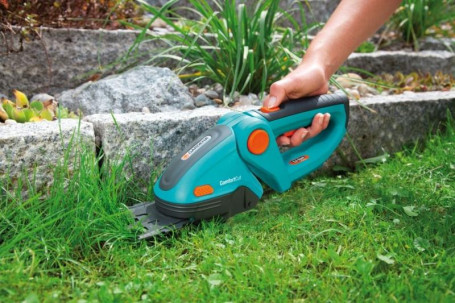 Аккумуляторные ножницы для газонов и кустарников GARDENA ComfortCut 08897