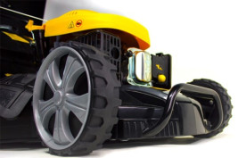 Бензиновая газонокосилка Champion LM5345