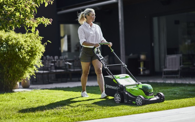 Газонокосилка аккумуляторная Greenworks Арт.2512607UD, 2*24V, 41 см, с 2хАКБ 4Ач и ЗУ