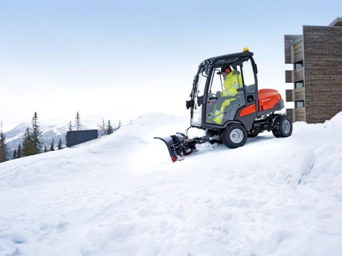 Райдер Husqvarna P 525DX Rider с кабиной