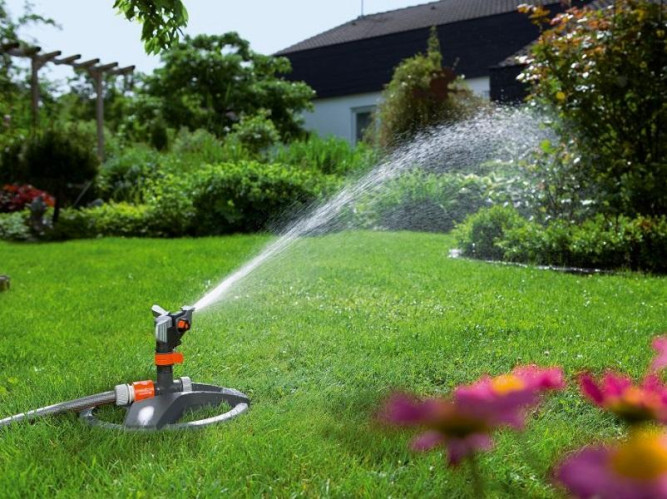 Дождеватель импульсный на подставке Premium GARDENA 08135-20.000.00