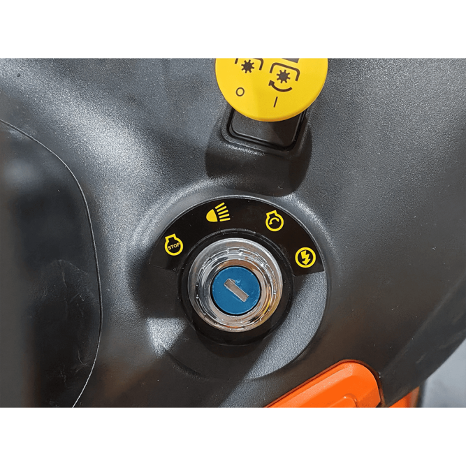 Садовый трактор YARD FOX OPTIMA T108SDH