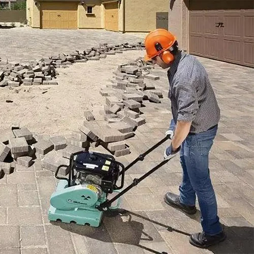 Виброплита для укладки плитки CAIMAN MVB-85