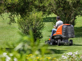 Райдер HUSQVARNA RC 318T с травосборником 9676287-01
