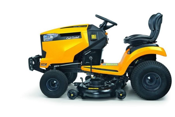 Аккумуляторный садовый трактор Cub Cadet XT2 ES107