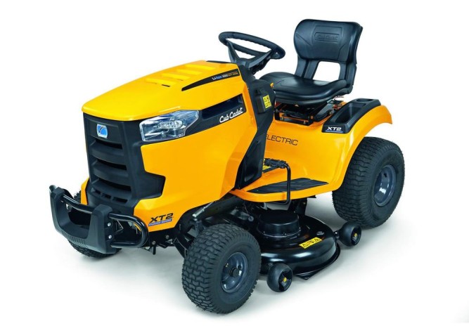 Аккумуляторный садовый трактор Cub Cadet XT2 ES107
