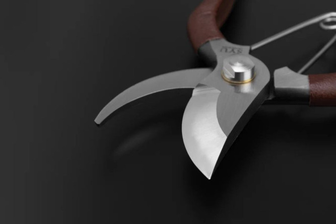 Секатор Caiman 60мм/190мм/152гр/high carbon steel (цветы) CT-190