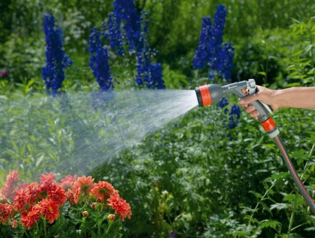 Пистолет-распылитель для полива многофункциональный Classic GARDENA + коннектор 1/2"