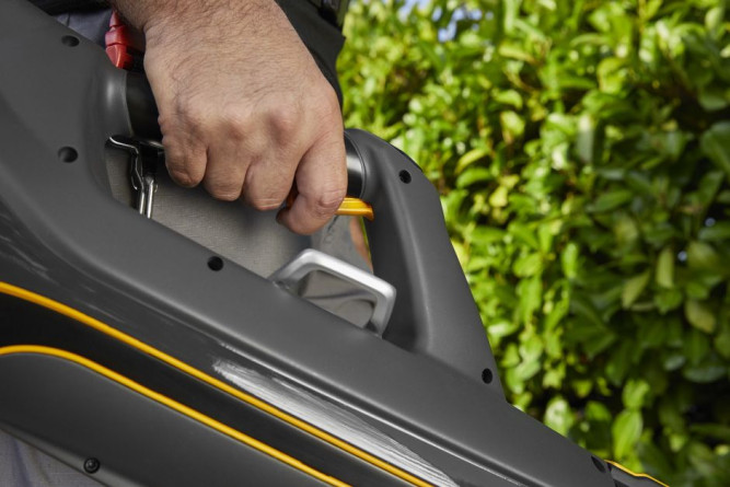 Аккумуляторная воздуходувка Stiga SAB 900 AE