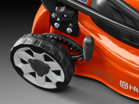 Газонокосилка аккумуляторная HUSQVARNA LC 141Li 9676284-01