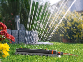 Дождеватель осциллирующий Aquazoom 350/2 GARDENA 01975-29.000.00