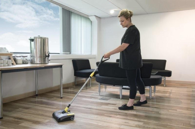 Аккумуляторный электровеник Karcher EB 30/1 Li-Ion 1.545-126.0