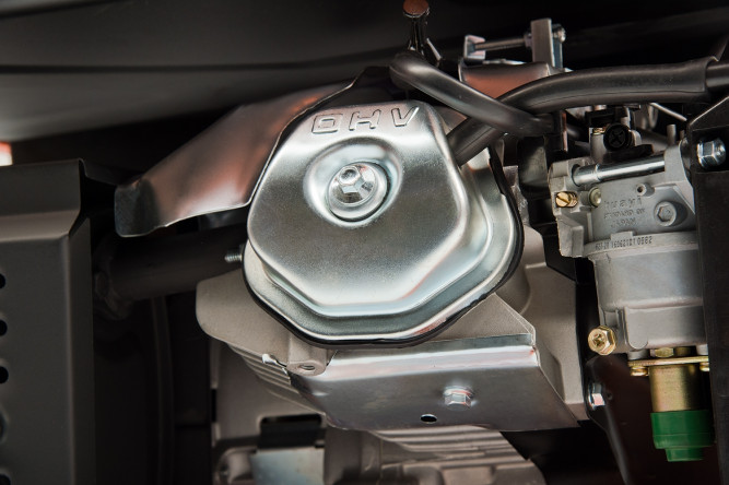 Бензогенератор Daewoo GDA 7500E-3