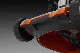 Газонокосилка бензиновая Husqvarna LC 247S