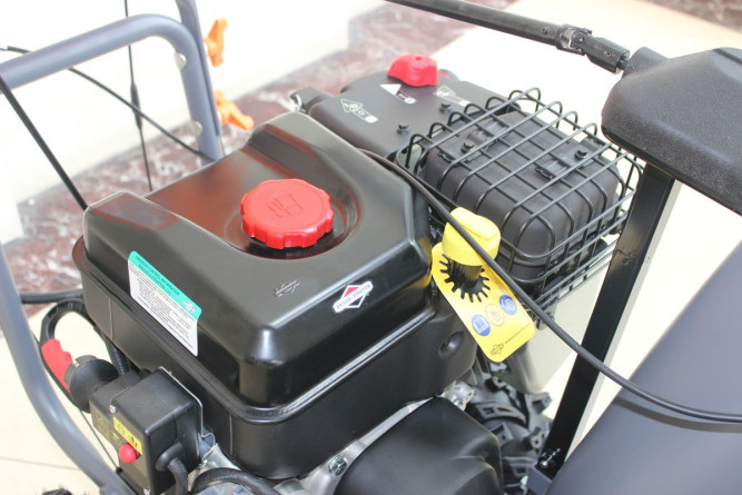 Снегоуборщик бензиновый VILLARTEC WB 1070E, B&amp;amp;S 306 см3