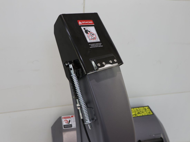 Снегоуборщик бензиновый VILLARTEC WB 1387E