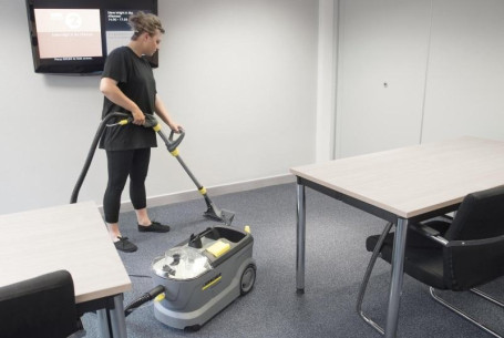 Моющий пылесос Karcher PUZZI 10/1  1.100-130.0