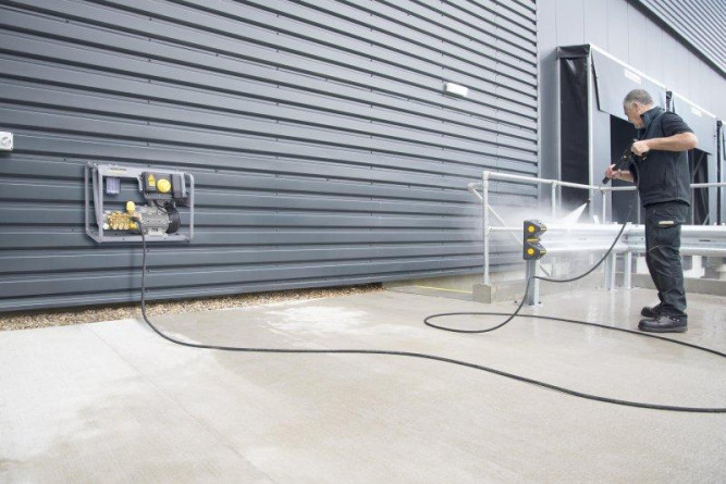 Мойка высокого давления Karcher HD 9/18-4 Cage Classic  1.367-315