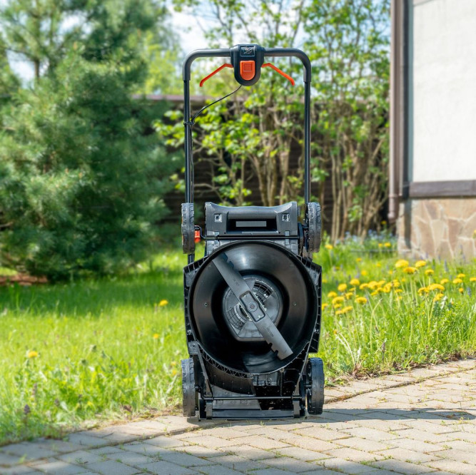 Газонокосилка аккумуляторная SENIX LPPX2-L-EU 32см c АКБ и ЗУ