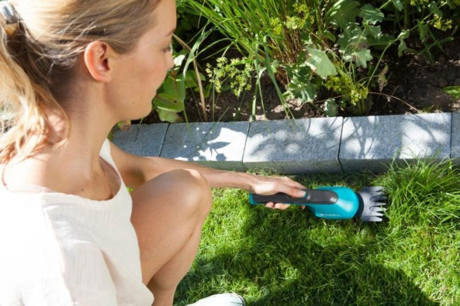 Аккумуляторные ножницы для газонов GARDENA AccuCut Li 09852-33.000.00