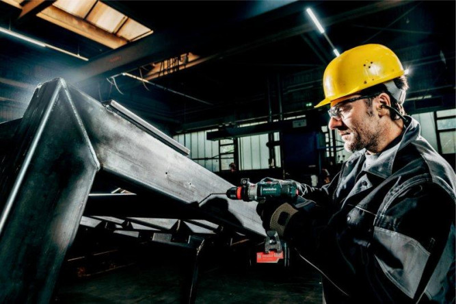 Аккумуляторная ударная дрель Metabo SB 18 LTX-3 BL Q I 602357840