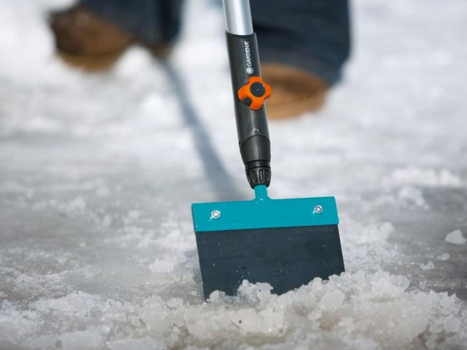 Скребок для льда и снега 15 GARDENA 03250-20.000.00