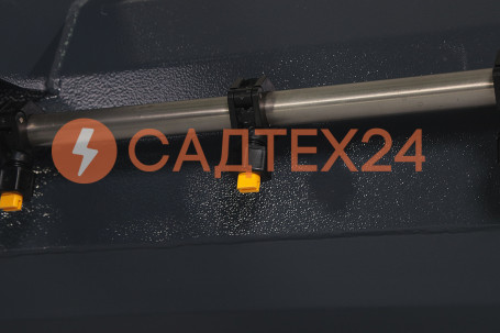 Щетка бункерная Baumech 110 см с системой орошения