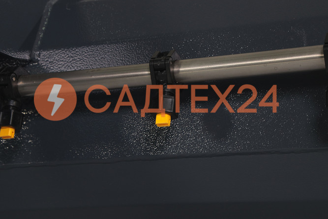 Щетка бункерная Baumech 110 см с системой орошения