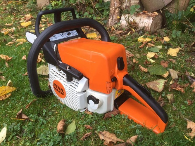 Бензопила STIHL MS 230 16&amp;quot; 11232000368