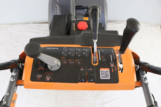 Снегоуборщик бензиновый VILLARTEC WB 9071E