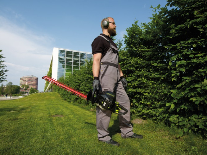 Кусторез аккумуляторный Greenworks GD82HT, 82V, 61 см, бесщеточный, без АКБ и ЗУ