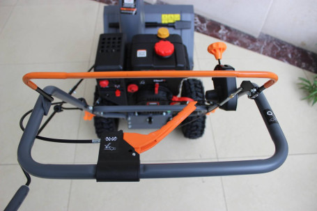 Снегоуборщик бензиновый VILLARTEC WB 7056