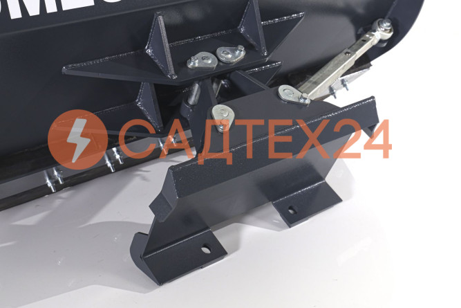 Отвал для снега Baumech с механическим поворотом 120 см