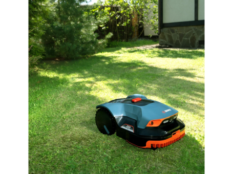 Робот-газонокосилка SENIX LR225-H-EU с GPS RTK
