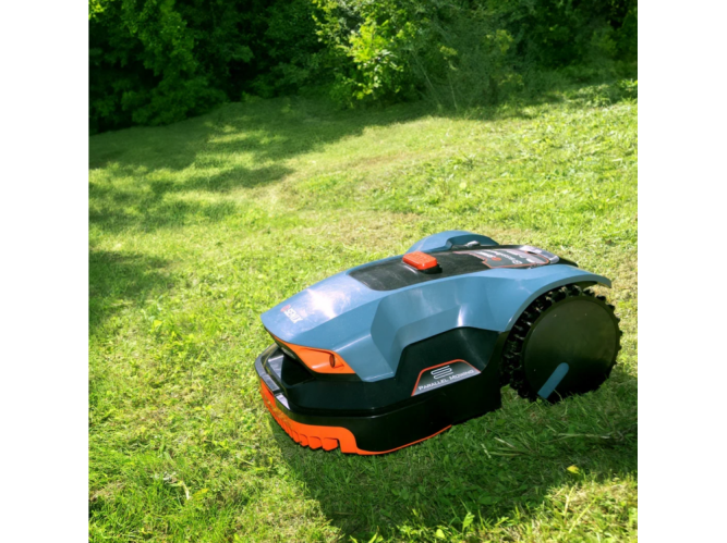 Робот-газонокосилка SENIX LR225-H-EU с GPS RTK