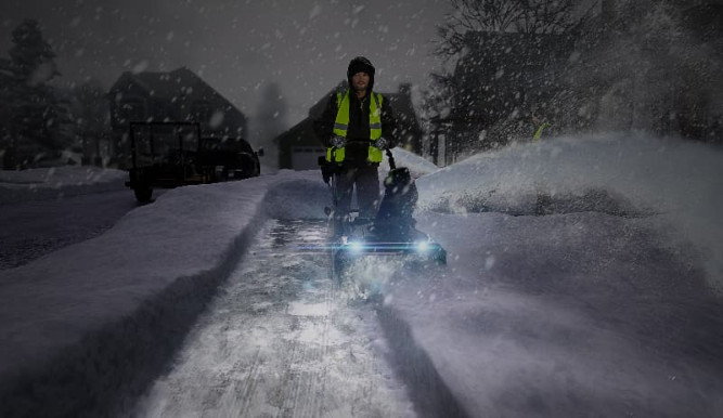 Снегоуборщик аккумуляторный Greenworks Арт. 2602507, 82V, 56 см, бесщеточный, без АКБ и ЗУ