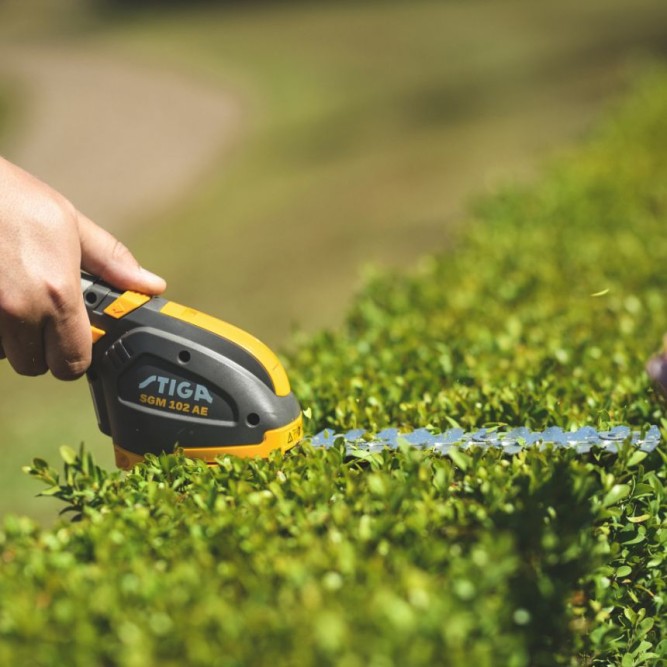 Аккумуляторные садовые ножницы Stiga SGM 102 AE