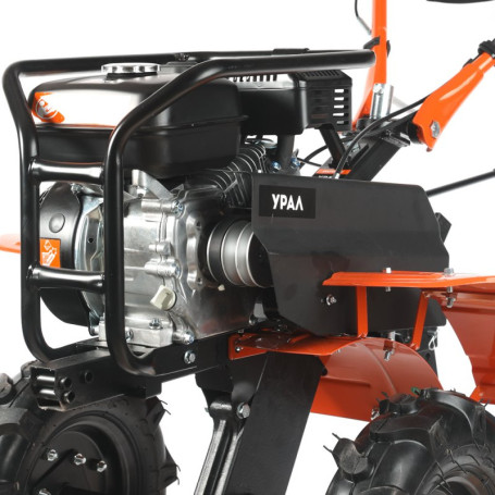 Мотоблок бензиновый ПАТРИОТ УРАЛ (колеса 19х7-8)