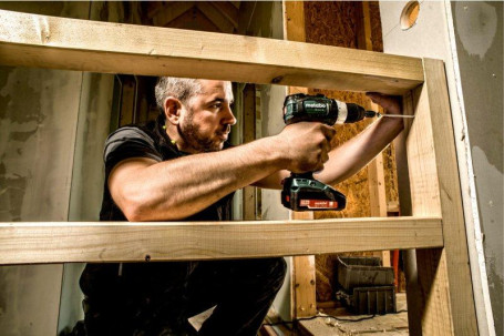 Аккумуляторная ударная дрель Metabo SB 18 LT BL 602316840