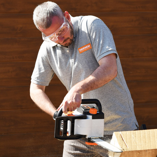 Пила аккумуляторная DAEWOO DACS 1640Li