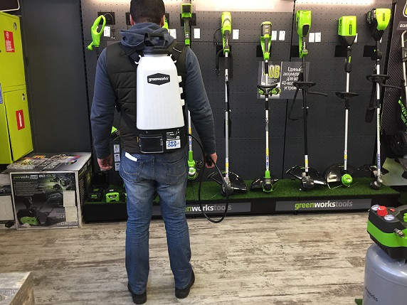 Опрыскиватель садовый аккумуляторный Greenworks 24V