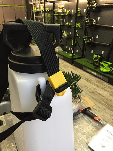 Опрыскиватель садовый аккумуляторный Greenworks 24V